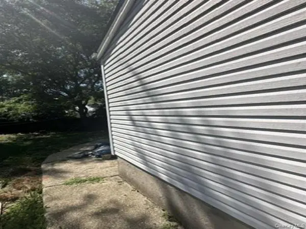 518 Jayne BLVD, Port Jefferson Station, NY 11776