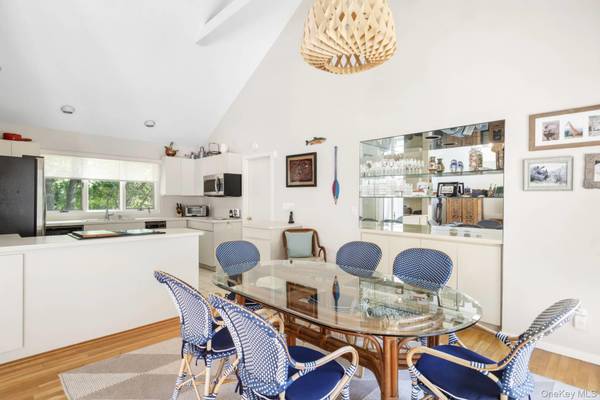 39 Spring Pond LN, Southampton, NY 11968