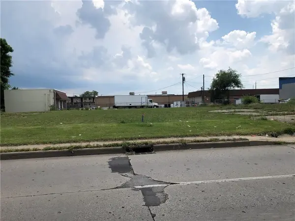 7039 E 38th ST, Indianapolis, IN 46219