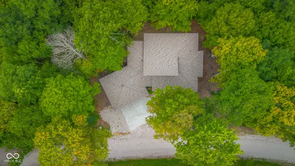 214 Woods LN, Nashville, IN 47448