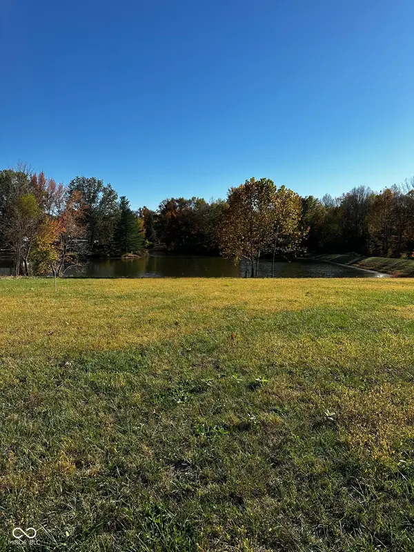 332 Honey Locust PL, North Vernon, IN 47265
