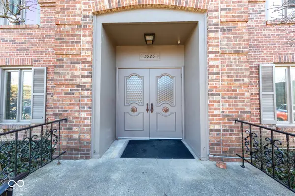 5525 Roxbury TER, Indianapolis, IN 46226