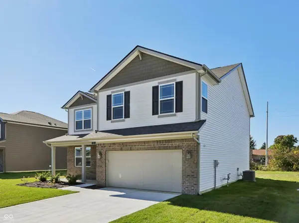 221 Ames DR, Whiteland, IN 46184