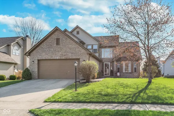 10518 Greenway DR, Fishers, IN 46037