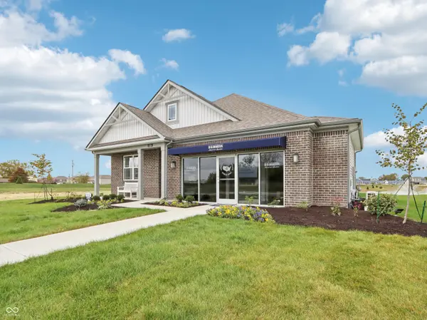 30 Benfield DR, Whiteland, IN 46184