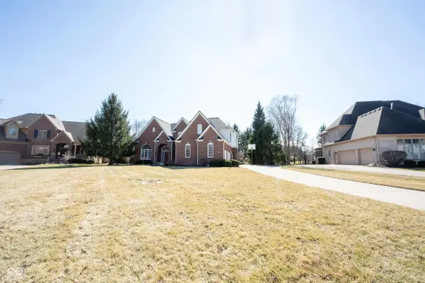 10390 Tremont DR, Fishers, IN 46037