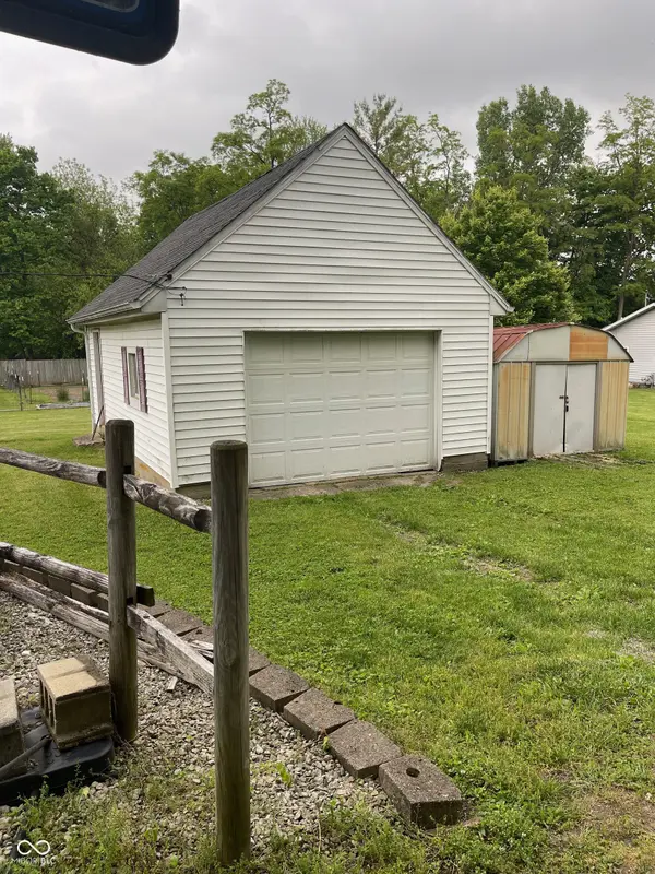 9267 S Water ST, Knightstown, IN 46148