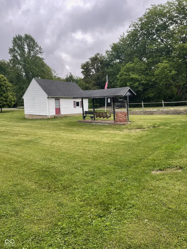9267 S Water ST, Knightstown, IN 46148