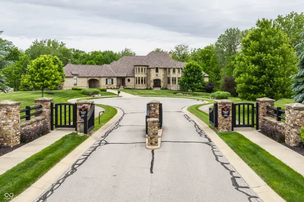 15612 Count Viking CT, Westfield, IN 46074