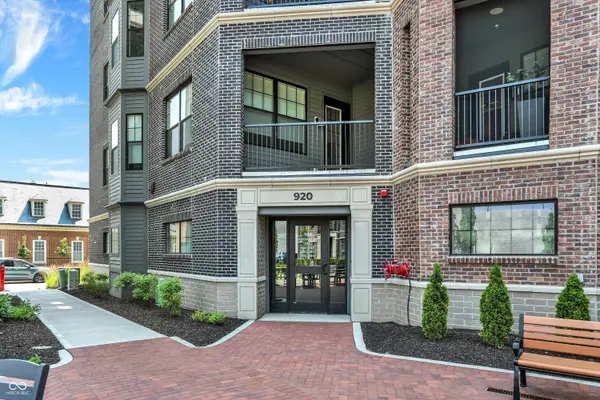 920 Veterans WAY #204, Carmel, IN 46032