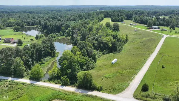 5746 N La Salle Estates DR, Bloomfield, IN 47424