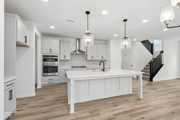 9122 Ambassador ST, Mccordsville, IN 46055