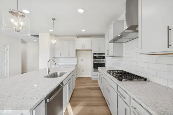 9051 Ambassador ST, Mccordsville, IN 46055