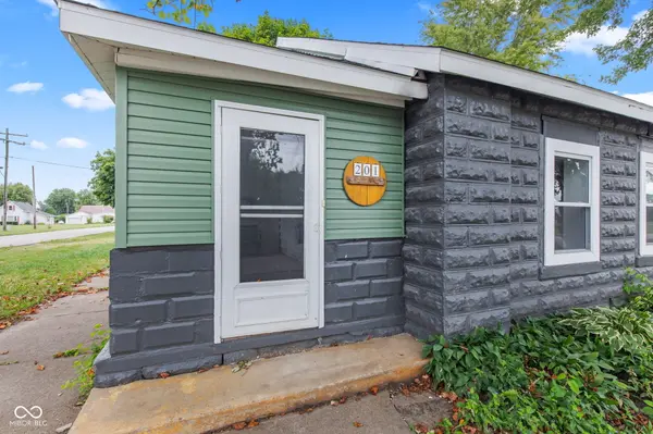 201 W Colonial ST, Kempton, IN 46049