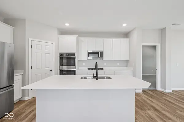 5508 Aspen Wood LN, Indianapolis, IN 46239