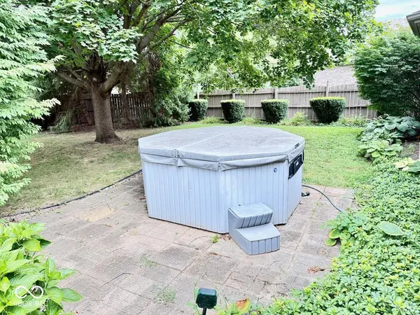 5600 W Old Stone RD, Muncie, IN 47304