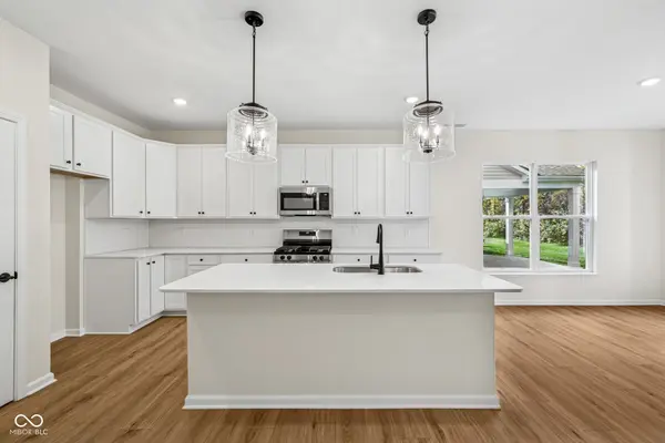 5522 Aspen Wood LN, Indianapolis, IN 46239
