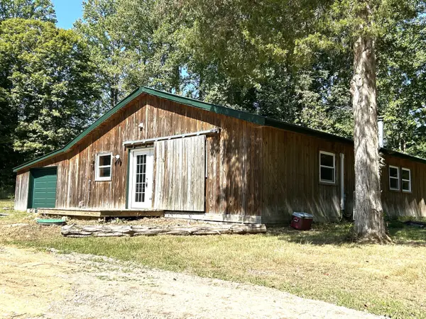 1040 N Cherry Blossom LN, North Vernon, IN 47265
