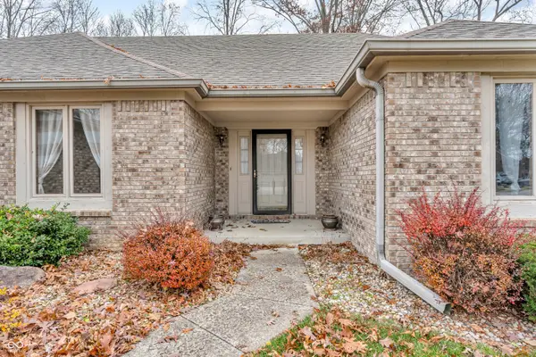 7574 Williamsburg DR, Plainfield, IN 46168