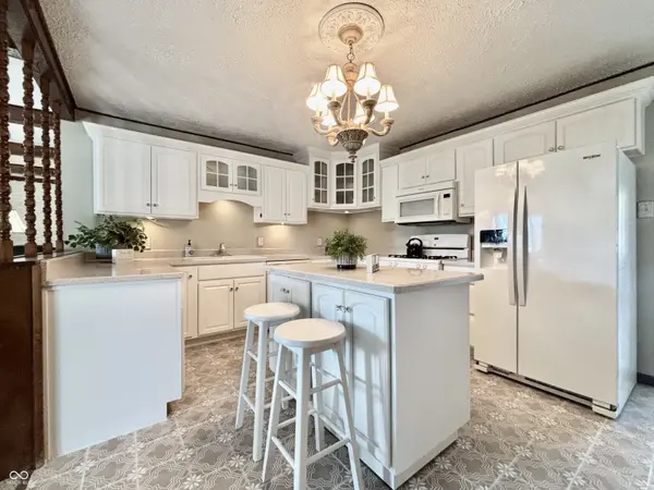 135 Bradford PL, New Whiteland, IN 46184