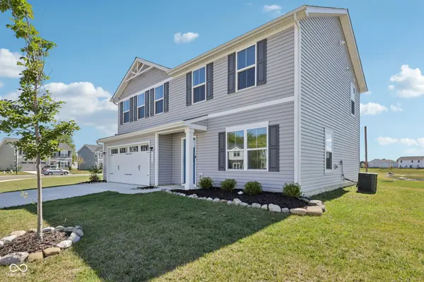 1375 Cascades DR, Greenfield, IN 46140