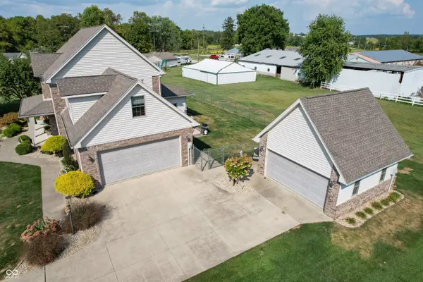 960 Buena Vista DR, Brownstown, IN 47220