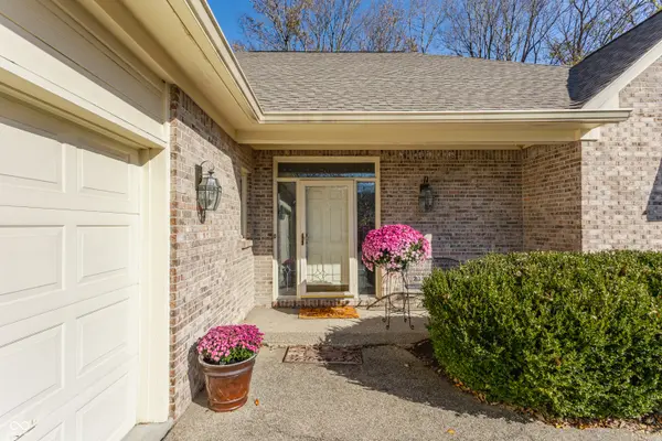 8102 Woodcreek DR, Indianapolis, IN 46256
