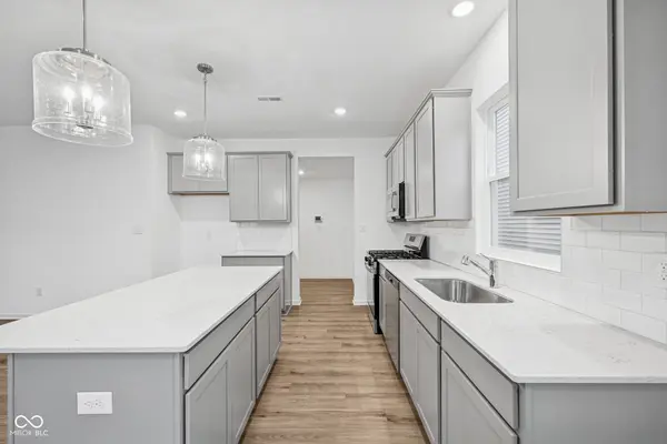 5106 Triple Crown WAY, Indianapolis, IN 46237