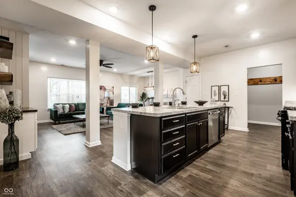 9818 April Rose DR, Fishers, IN 46040
