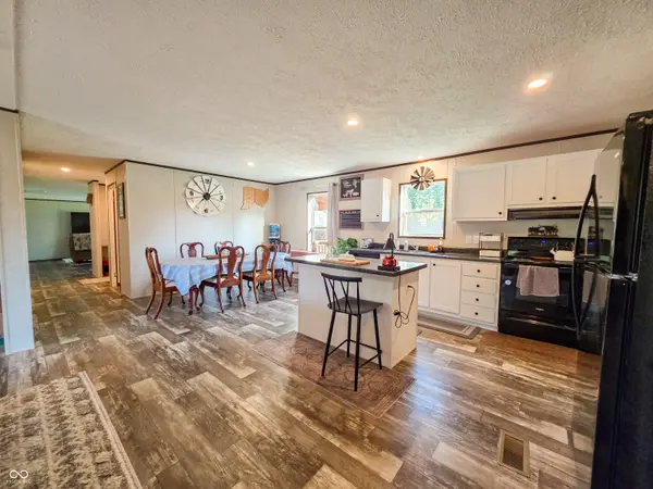 969 A ST SE, Linton, IN 47441