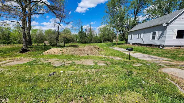 570 W Johnson ST, Sullivan, IN 47882