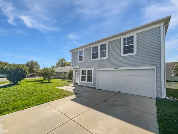 1654 Carriage CIR, Shelbyville, IN 46176