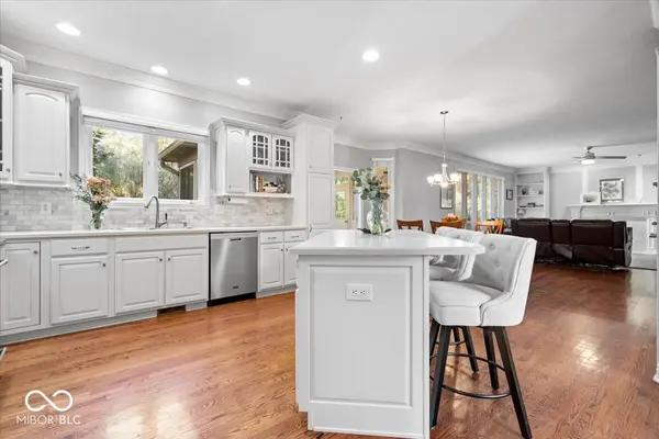 4873 Austin TRCE, Zionsville, IN 46077