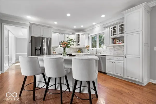 4873 Austin TRCE, Zionsville, IN 46077