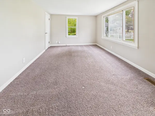 66 Circle DR, Chesterfield, IN 46017