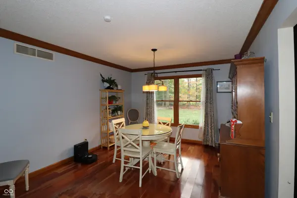 226 Lakeshore DR, Batesville, IN 47006