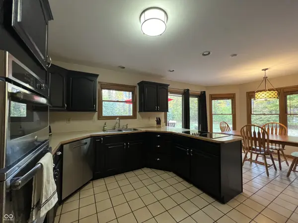226 Lakeshore DR, Batesville, IN 47006