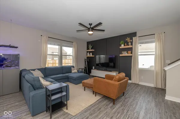 346 Switchgrass LN, New Whiteland, IN 46184