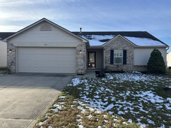 706 Lighthouse DR, Fortville, IN 46040