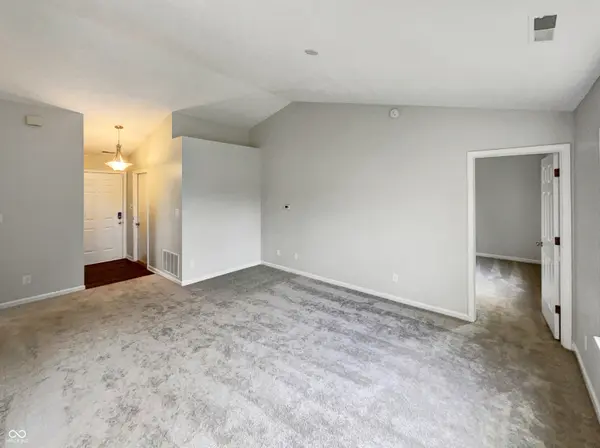 5561 Lippan WAY, Indianapolis, IN 46221