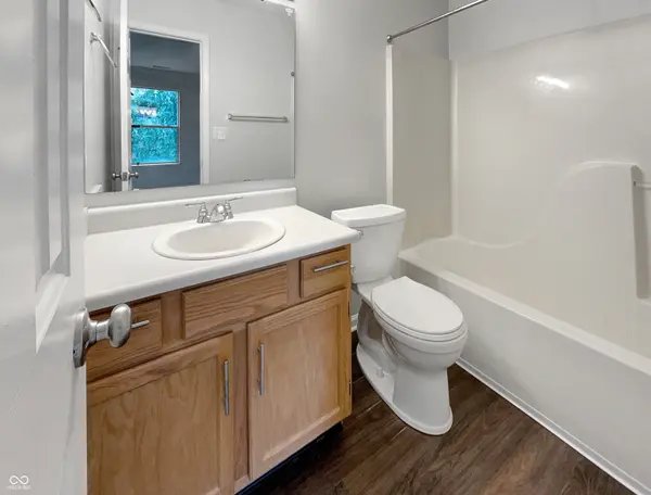 5561 Lippan WAY, Indianapolis, IN 46221