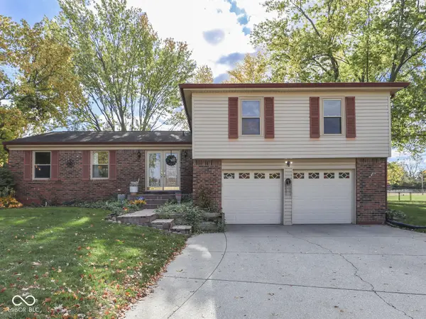 8438 Ainsley CIR, Indianapolis, IN 46256
