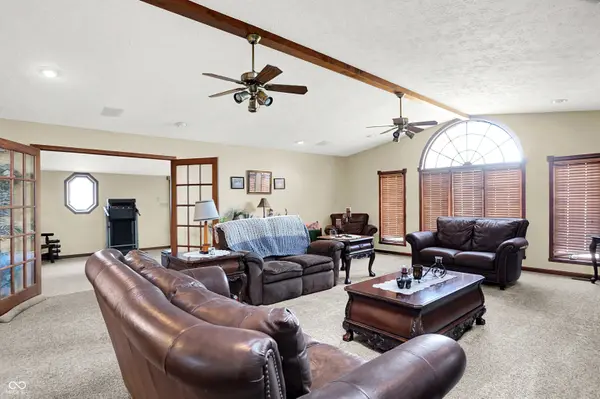 8 Marys CT, Whiteland, IN 46184