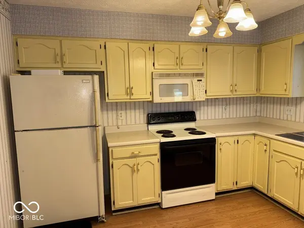691 Sunbeam CIR, Indianapolis, IN 46231