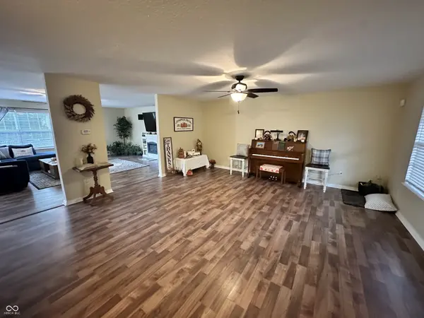 6211 E Ayrshire CIR, Camby, IN 46113