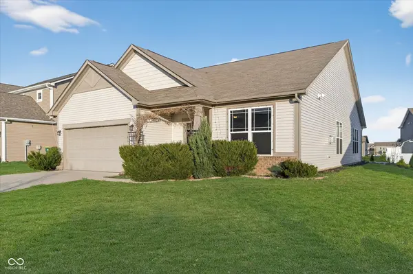 1849 Turning Leaf DR, Franklin, IN 46131