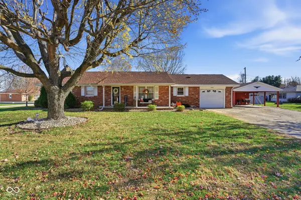 8143 E Crescent DR, Seymour, IN 47274