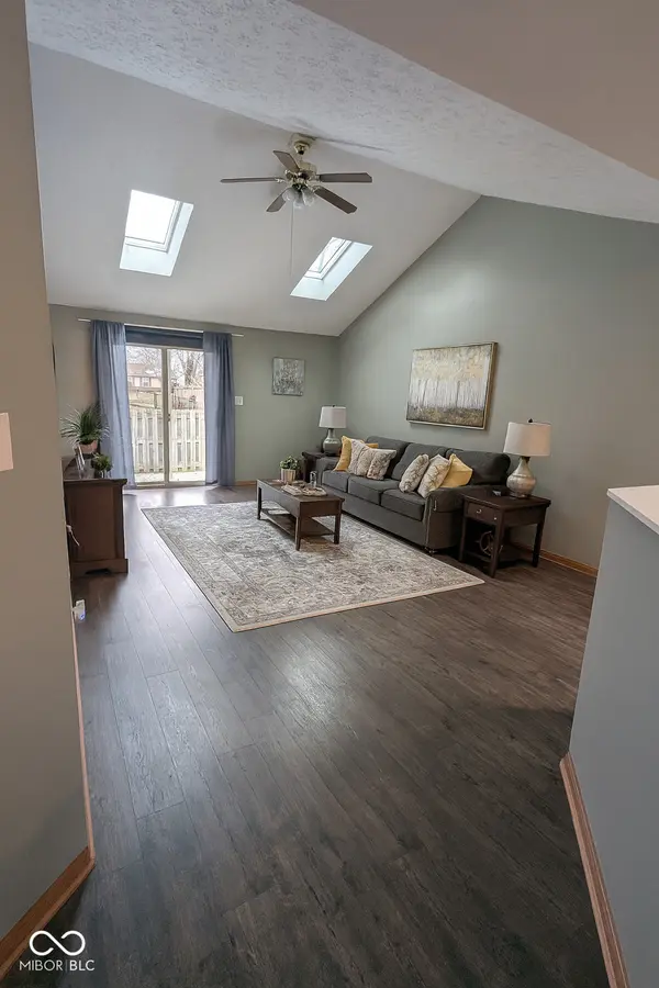 42 Grassyway CT, Whiteland, IN 46184