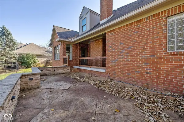 383 Walnut Woods DR, Greenwood, IN 46142