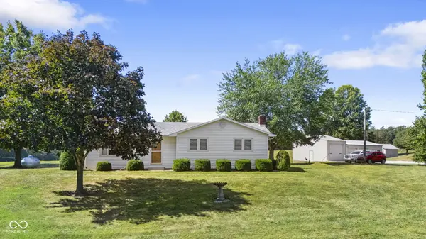 6275 E Mt Eden RD, Scottsburg, IN 47170